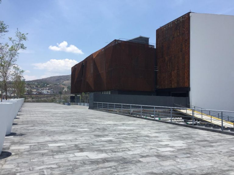 Centro Atención Telefónica Nivel Nacional (Liverpool Morelia)